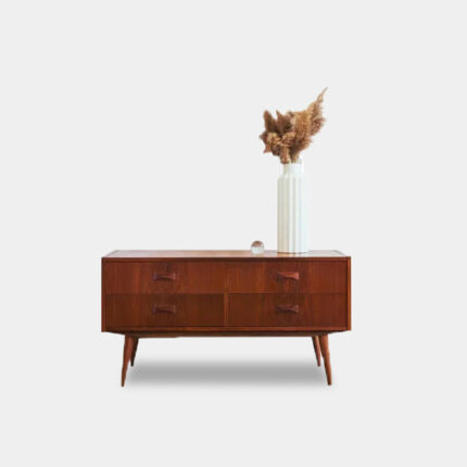 Clasty Chest of Drawers